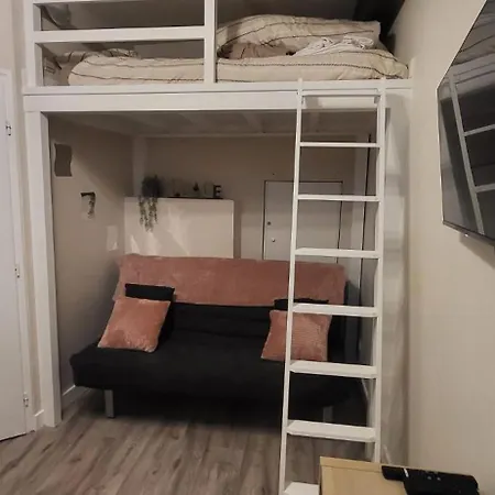 Apartman Du Bonheur, Center