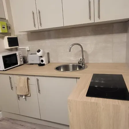 Apartman Du Bonheur, Center