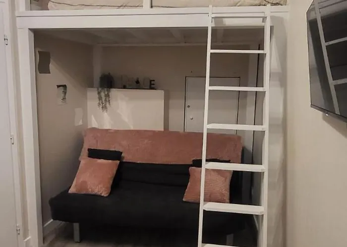 Appartement Du Bonheur, Center